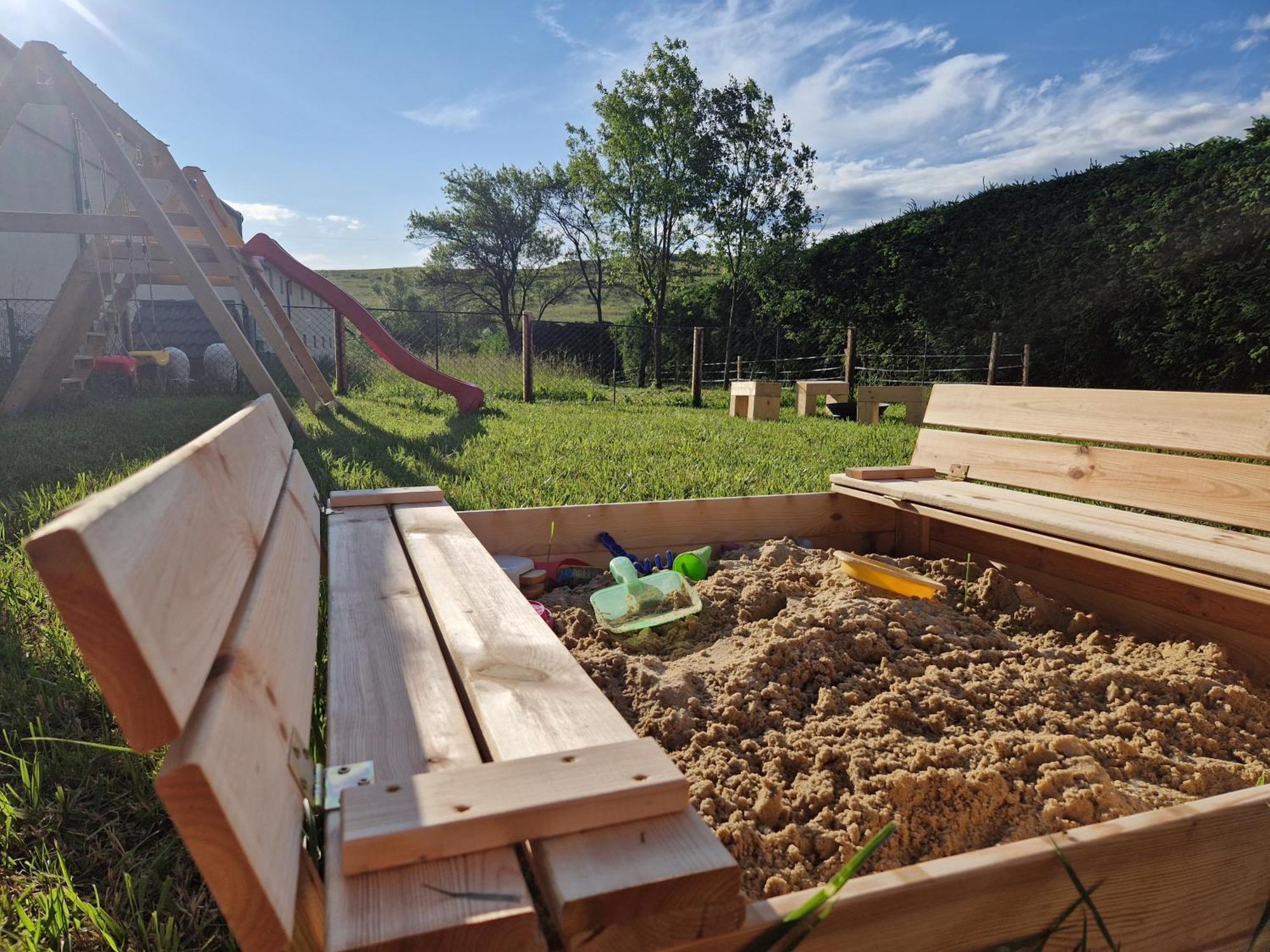 Apartmány LAMA Malatiny Esterno foto